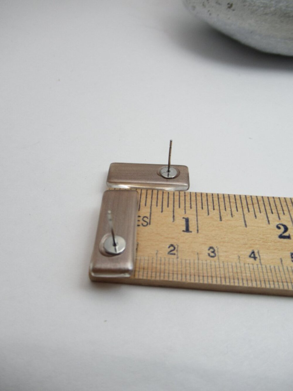 Cabochon rectangle post earrings - Picture 6 of 6
